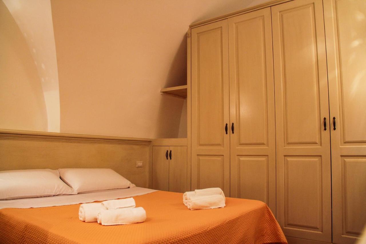 Al Civico 4 Bed & Breakfast มอลเฟตตา ภายนอก รูปภาพ