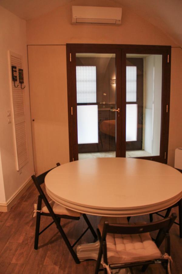 Al Civico 4 Bed & Breakfast มอลเฟตตา ภายนอก รูปภาพ